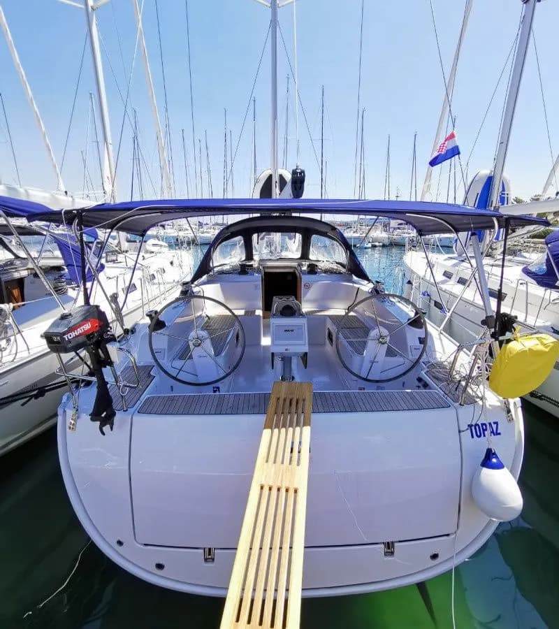 Boat - Charter a 14.27m Sailing Yacht Bavaria Cruiser 46 in Sukosan