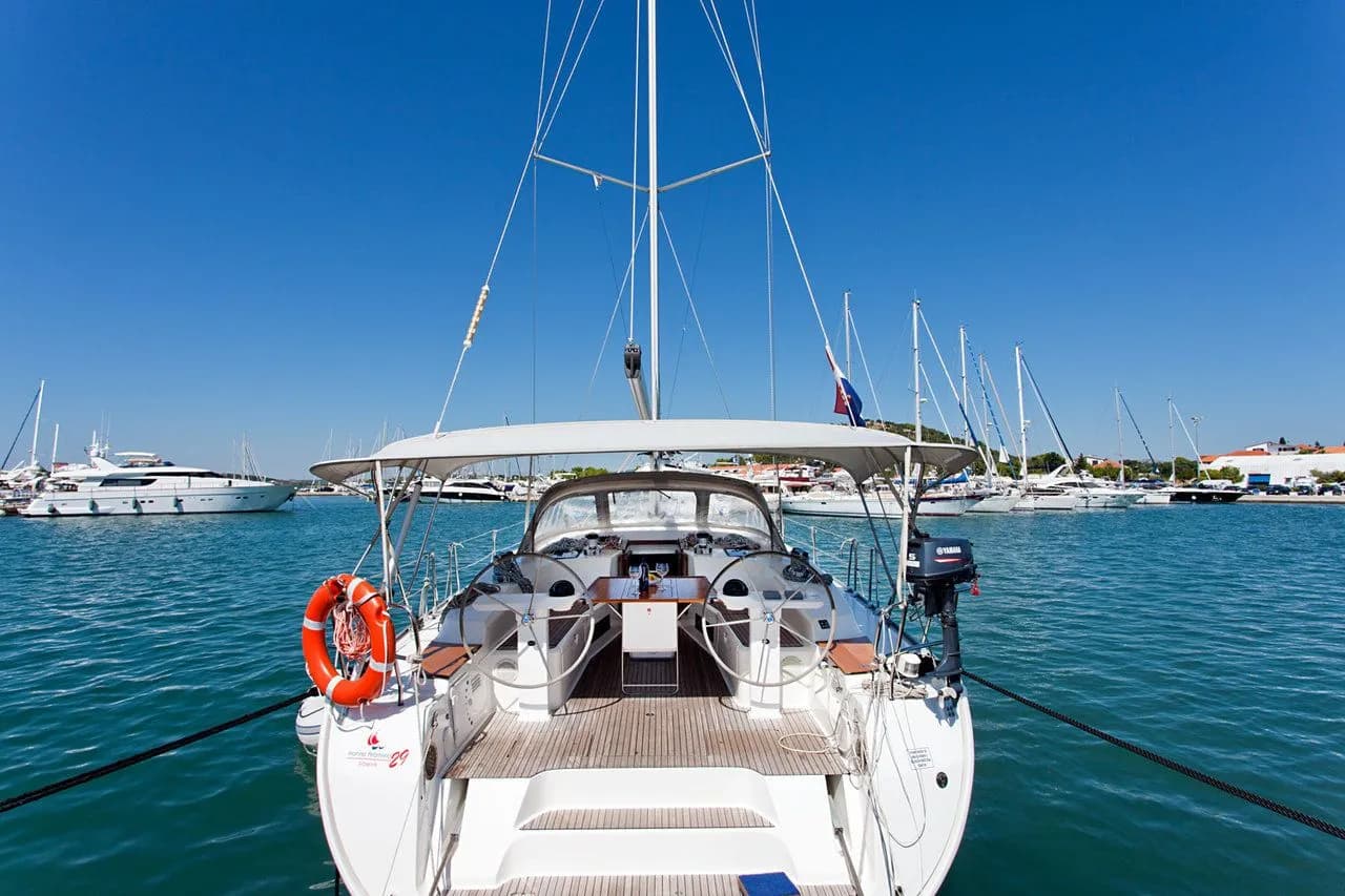 Boat - Charter a 15.57m Sailing Yacht in Murter