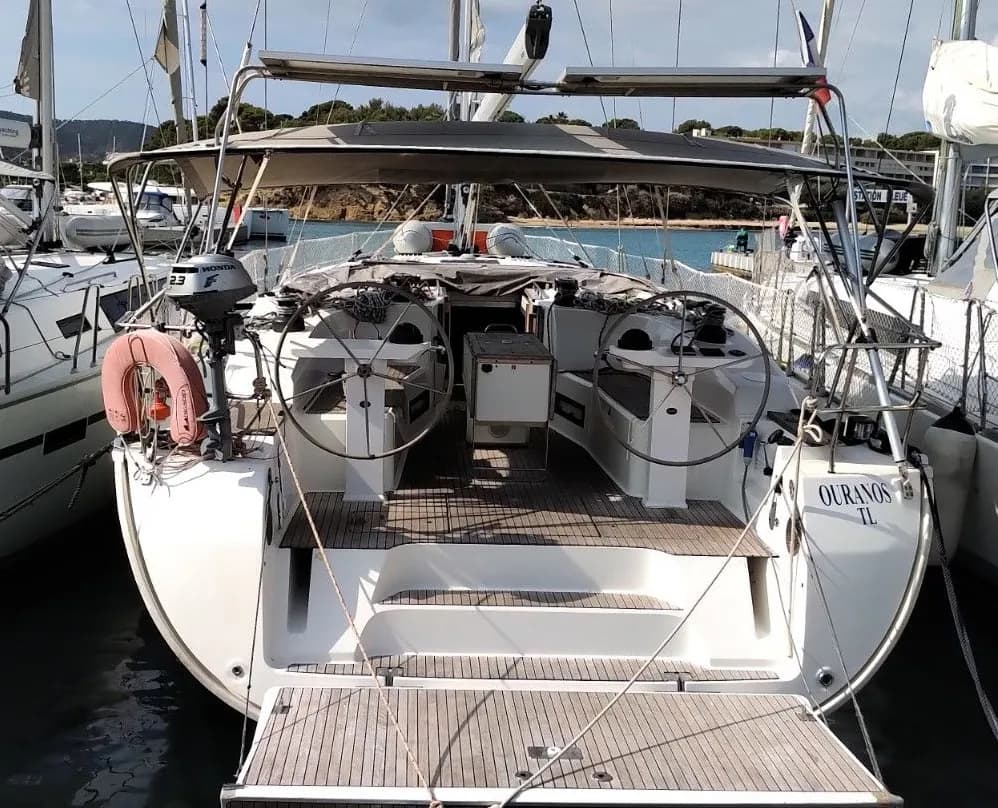 Boat - Explore Athens on a 15.57m Bavaria Cruiser 50 Sailing Yacht Rental