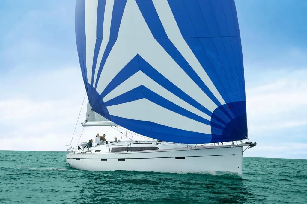 Boat - Rent a 14.99m Bavaria Cruiser 51 in Athens