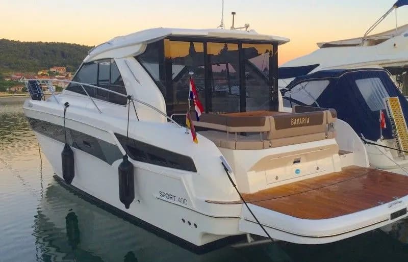 Tekne - Šibenik 12.21m Kiralık Motoryat Bavaria Sport 400