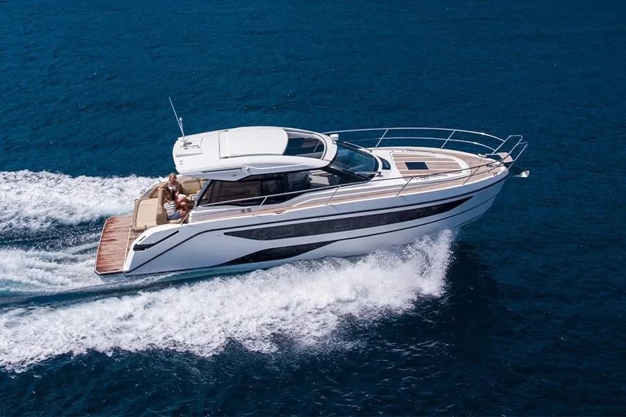 Tekne - Biograd na Moru Kiralık 2 Kabinli 11.44m Motoryat