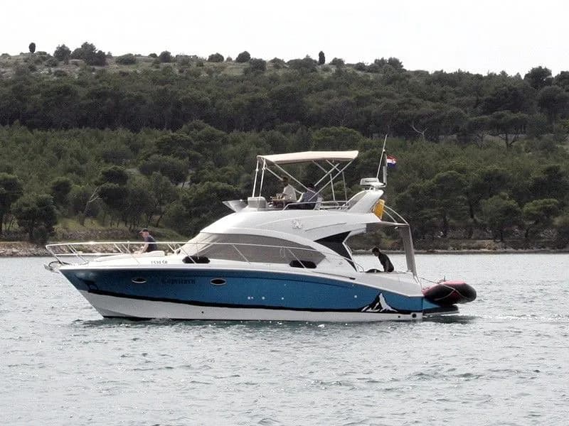Tekne - Šibenik 11.37m Kiralık Motoryat Beneteau Antares 36