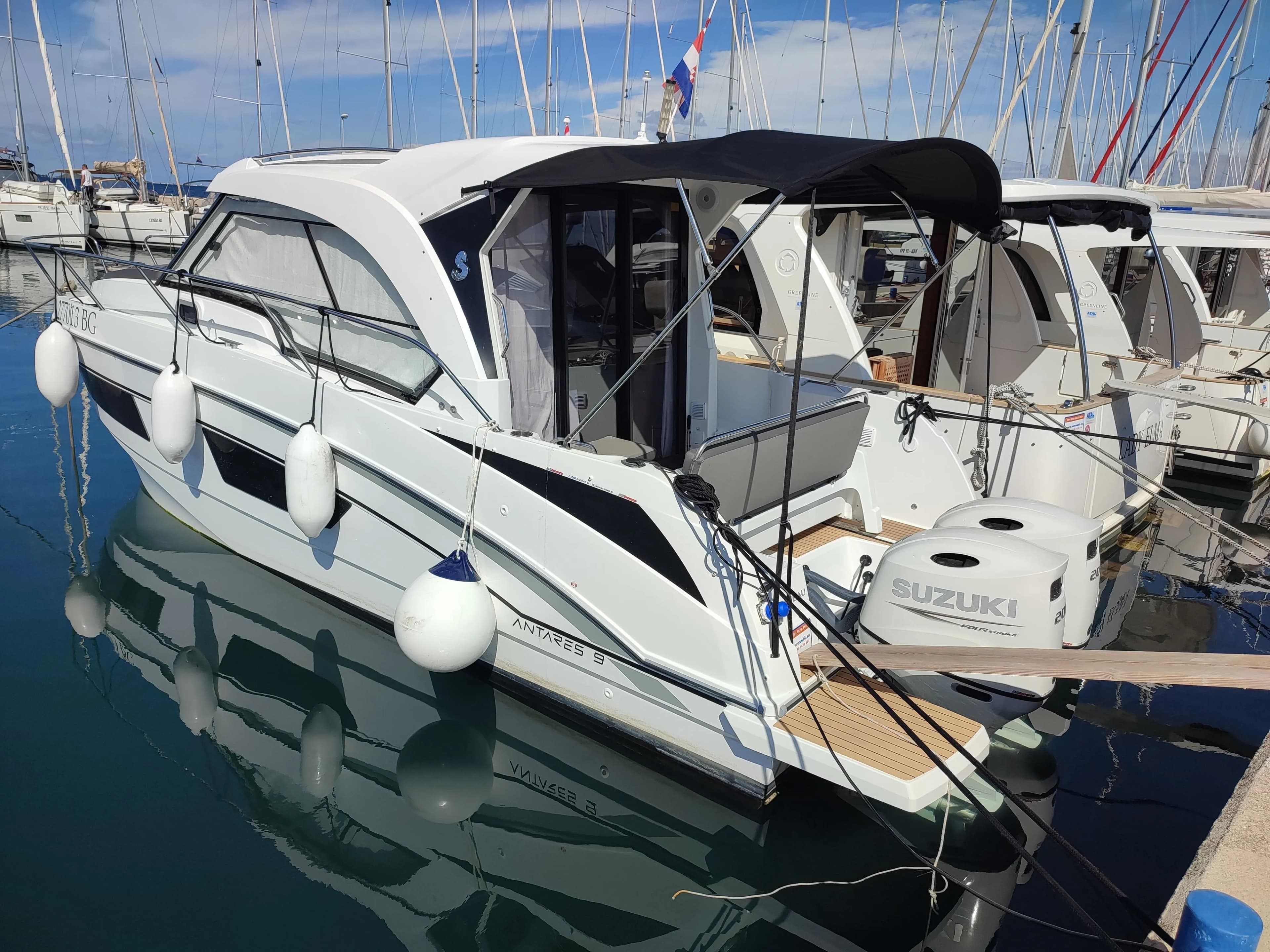 Tekne - Biograd na Moru Kiralık Beneteau Antares 9 9.12m Motoryat