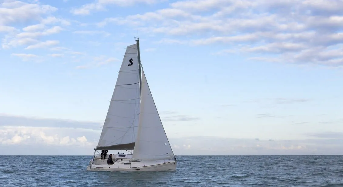 Boat - Charter a 7.9m Beneteau First 25 Sailing Yacht in Arzon