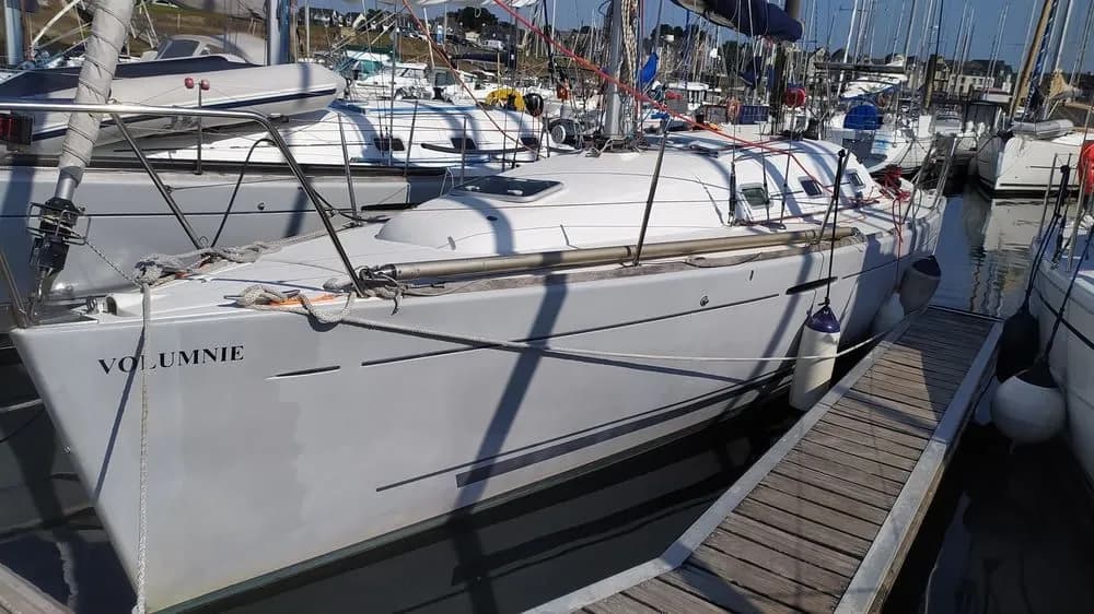 Boat - 9.66m Arzon 2 Cabin Sailing Yacht Hire