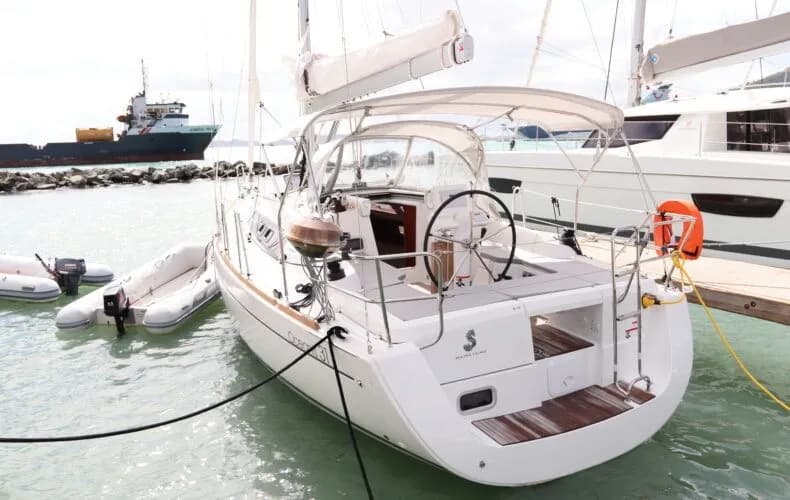 Tekne - Road Town 9.3m Kiralık Beneteau Oceanis 31 Yelkenli Yat