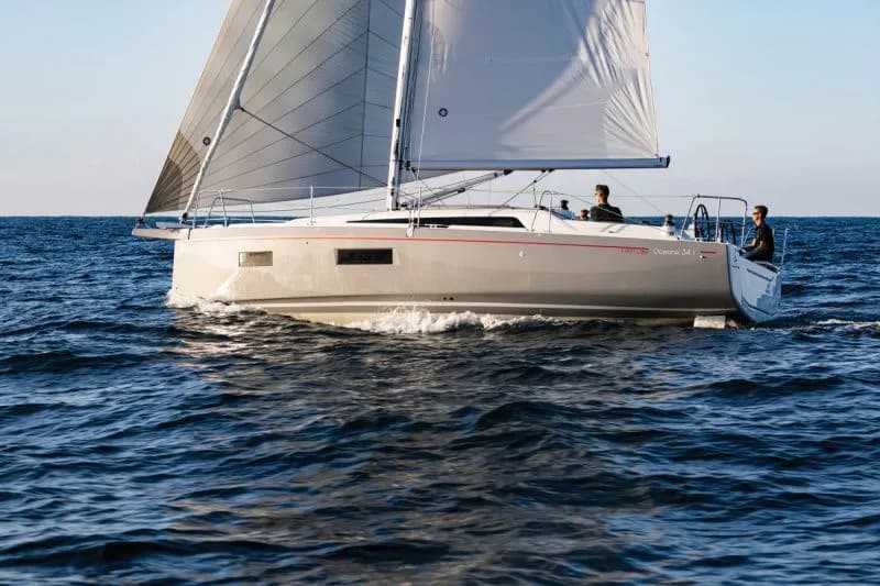 Boat - Explore Arzon on a 10.77m Beneteau Oceanis 34.1 Sailing Yacht Rental