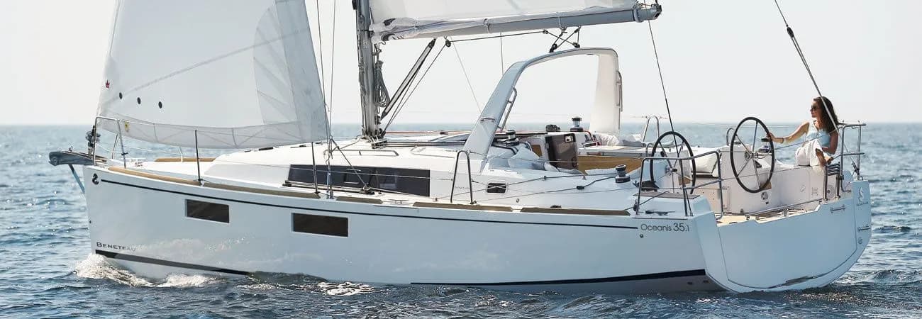 Boat - Rent a 10.45m Sailing Yacht Beneteau Oceanis 35.1 in Hyeres