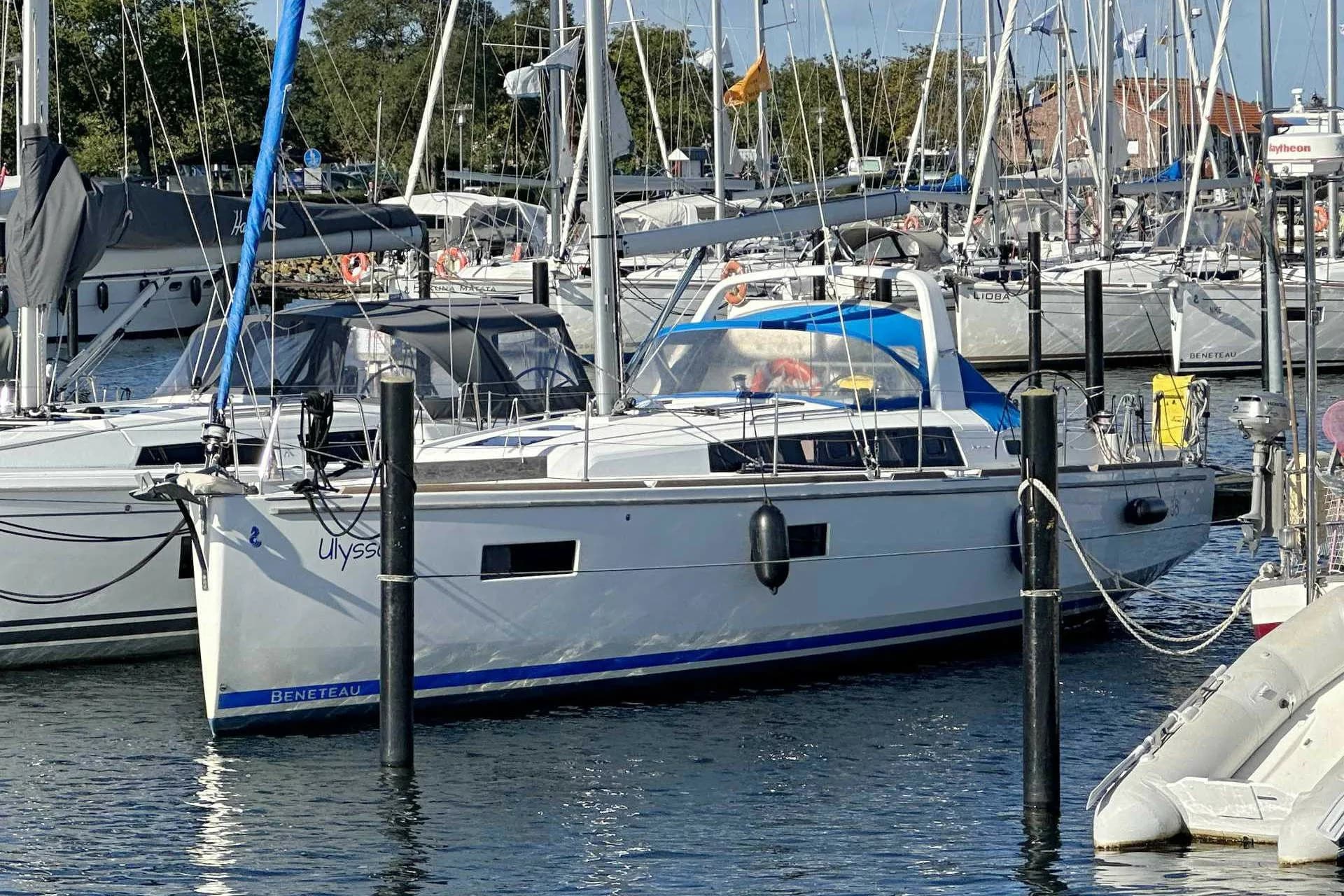 Boat - 11.5m Heiligenhafen Beneteau Oceanis 38 Hire