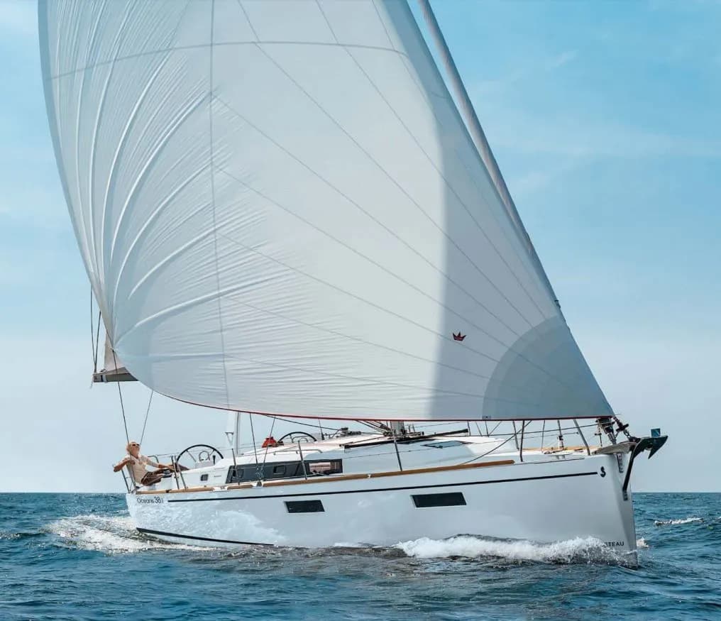 Boat - Charter a 11.5m Beneteau Oceanis 38.1 Sailing Yacht in Punta Ala