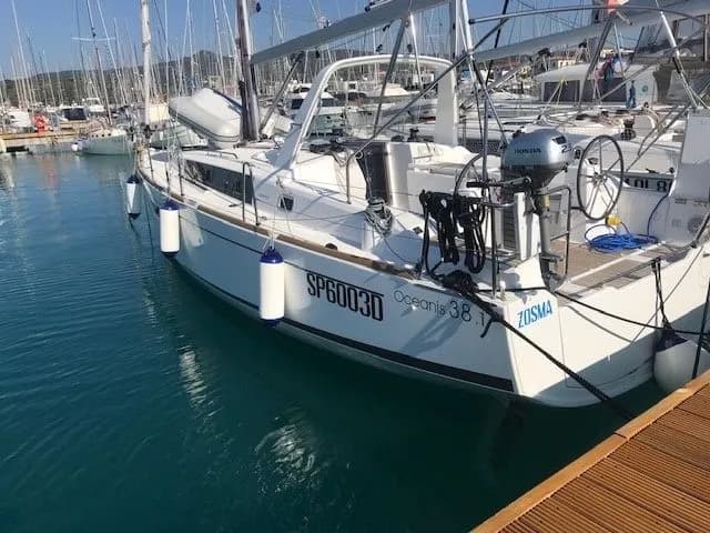 Tekne - Castiglioncello 11.5m Kiralık Beneteau Oceanis 38.1