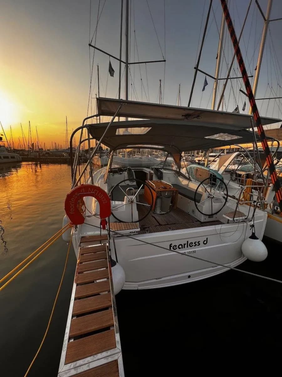 Boat - Charter a 12.87m 3 Cabin Sailing Yacht in Athens