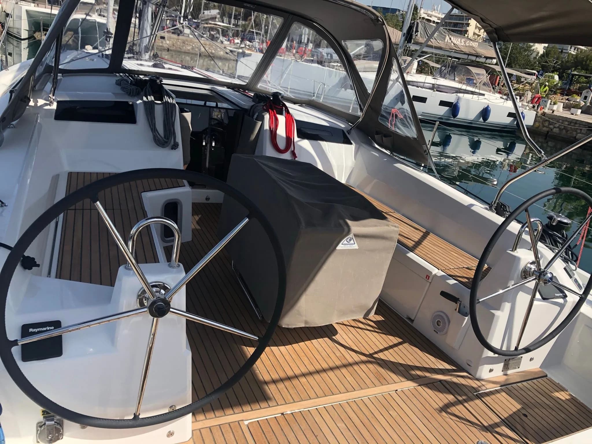 Boat - 12.19m Athens Sailing Yacht Hire