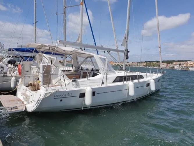 Boat - Rent a 12.43m Sailing Yacht Beneteau Oceanis 41.1 in Arzon