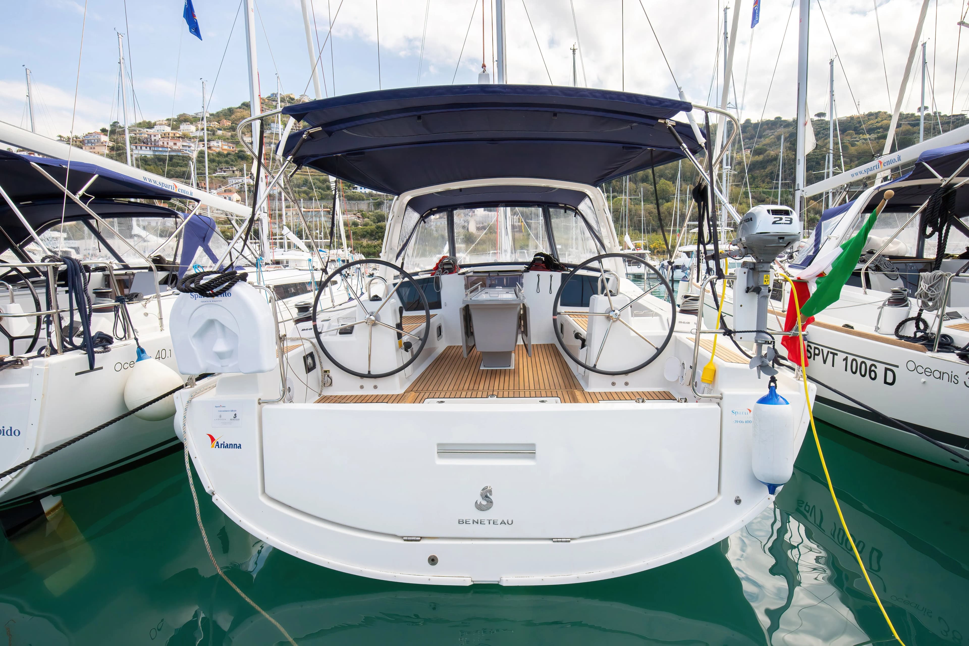 Лодка - Взять в чартер 12.43м парусная яхта Beneteau Oceanis 41.1 в Капо д'Орландо