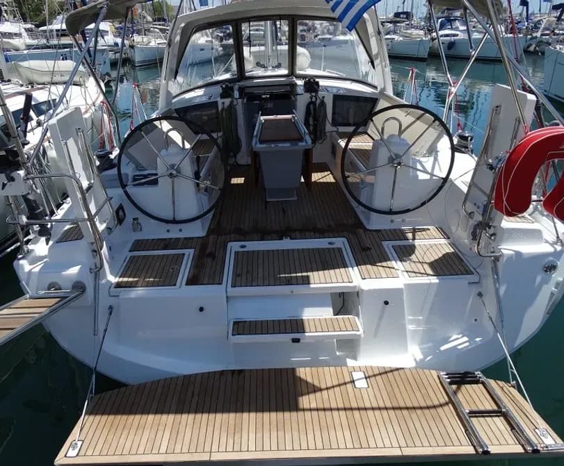 Boat - Rent a 12.43m Beneteau Oceanis 41.1 Sailing Yacht in Athens