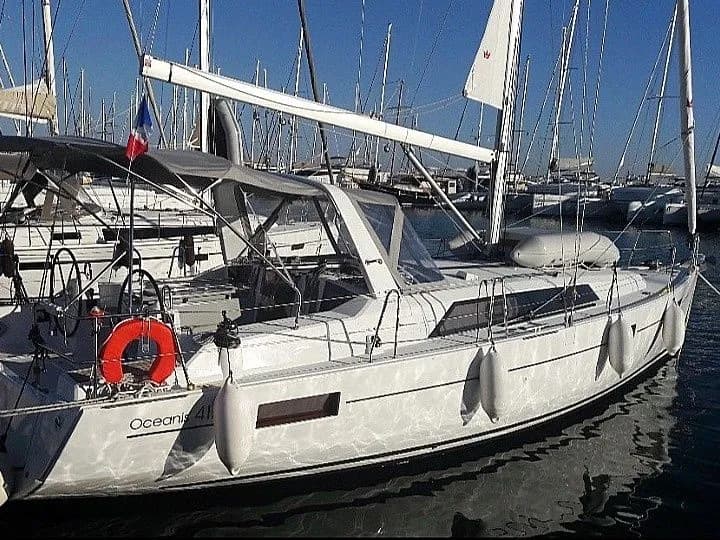 Boat - Explore Athens on a 12.04m Beneteau Oceanis 41.1 Sailing Yacht Rental