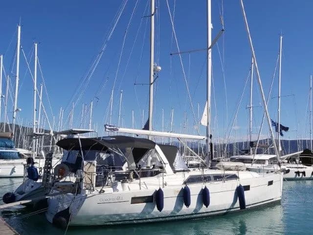 Tekne - Lefkada 12.03m Kiralık Beneteau Oceanis 41.1 Yelkenli Yat