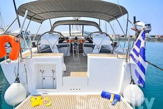 Boat - Explore Athens on a 13m Beneteau Oceanis 43 Sailing Yacht Rental