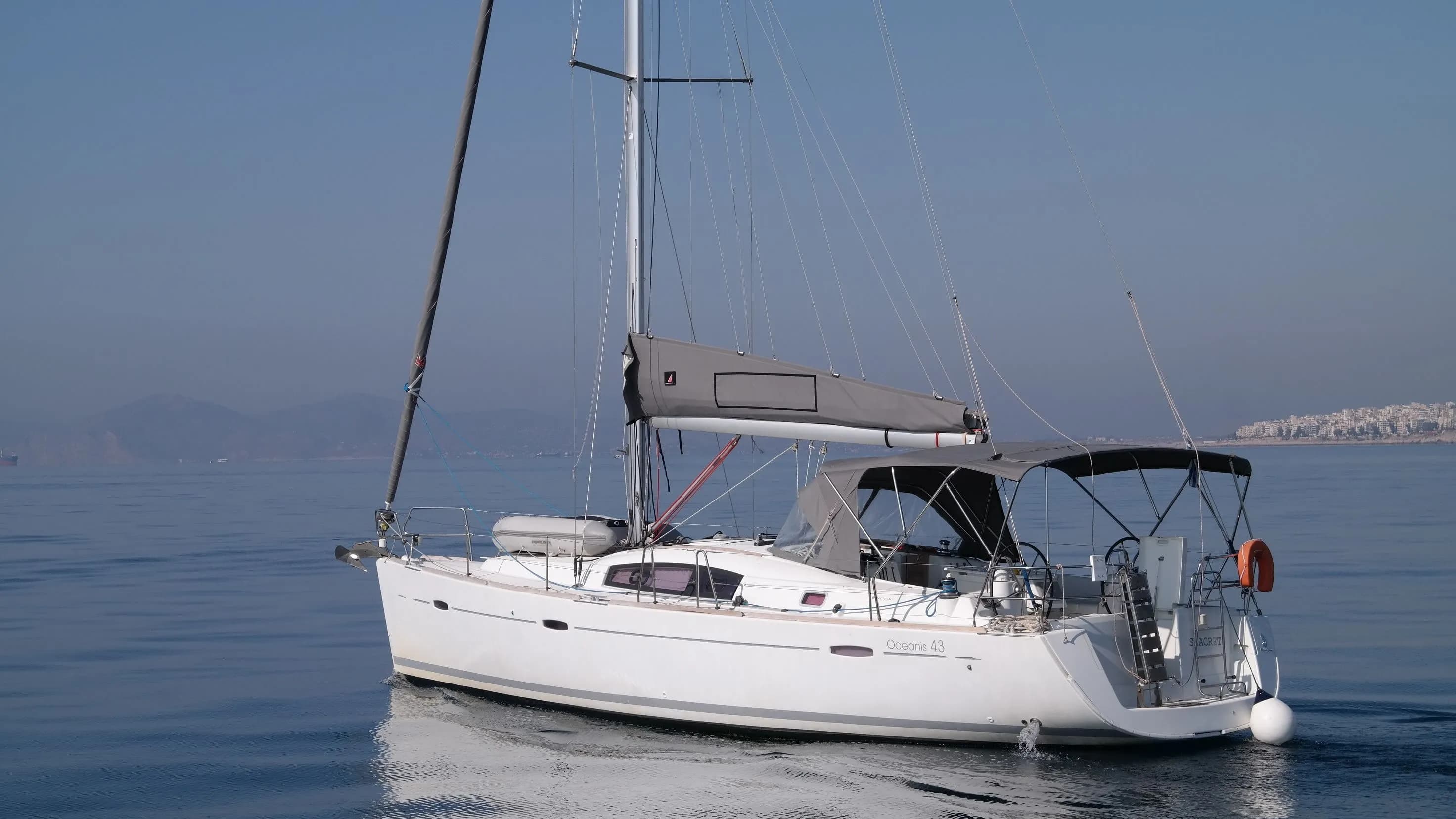 Boat - Charter a 13.13m 4 Cabin Sailing Yacht in Athens