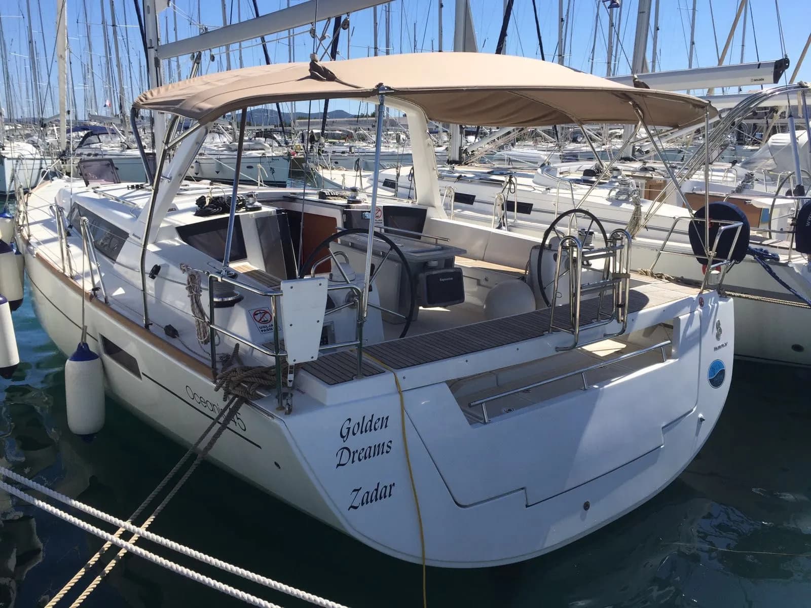 Boat - Charter a 13.85m Beneteau Oceanis 45 Sailing Yacht in Sukosan