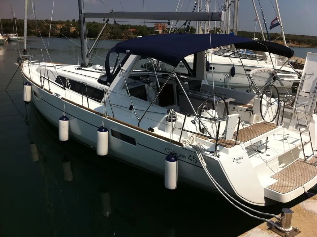 Boat - Charter a 13.85m Boat in Punat