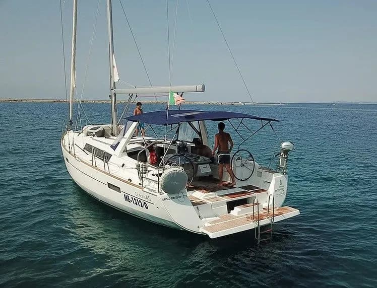 Лодка - 13.85м аренда парусная яхта Beneteau Oceanis 45 в Фурнари
