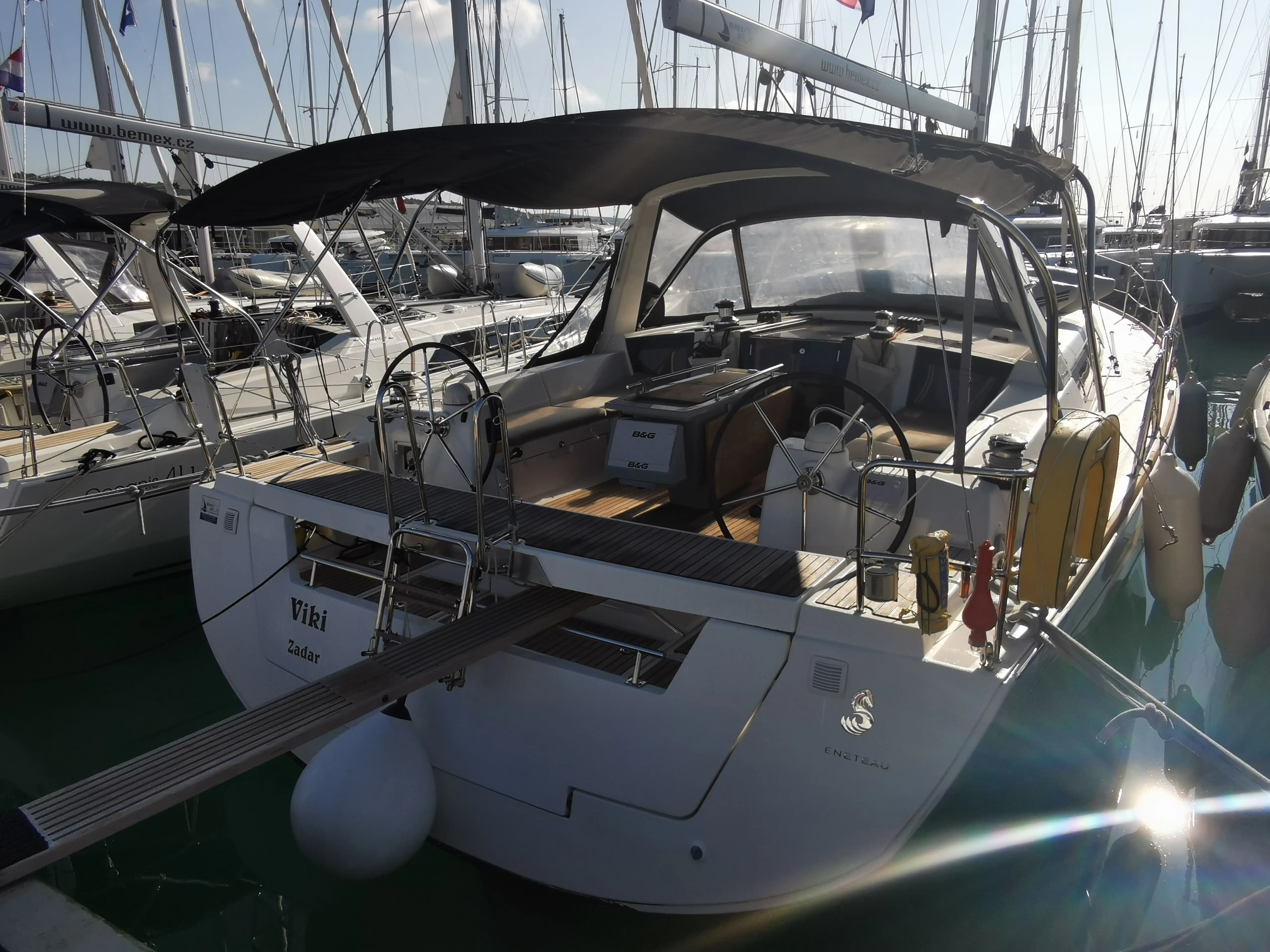 Boat - Charter a 13.94m Beneteau Oceanis 45 in Sukosan