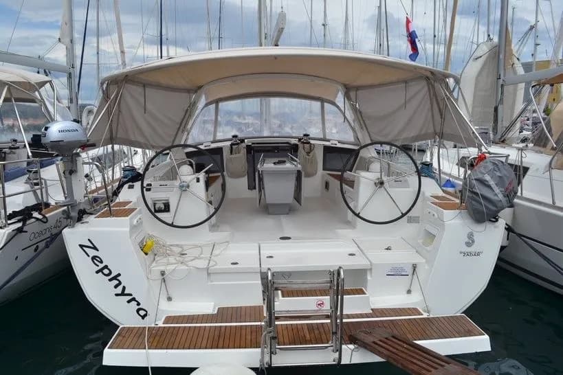 Boat - Rent a 13.85m Beneteau Oceanis 45 Sailing Yacht in Sukosan