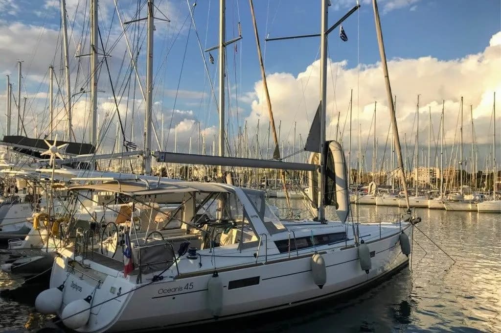 Boat - 13m Athens Beneteau Oceanis 45 Hire
