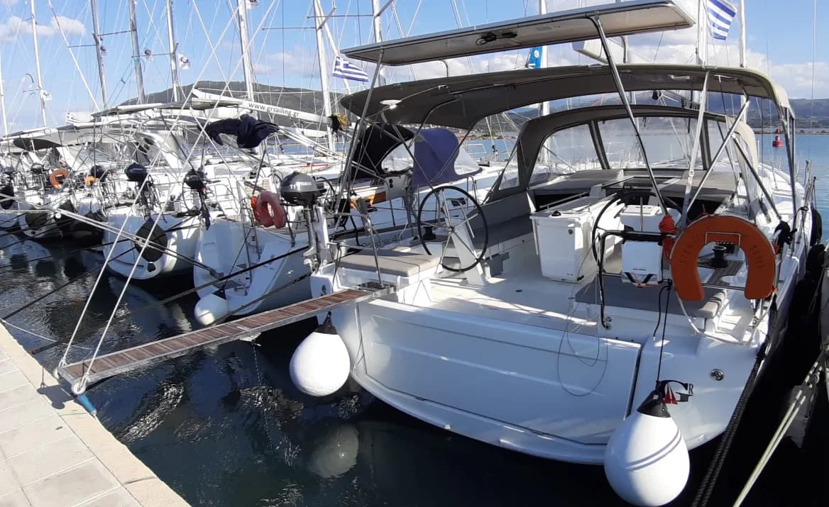 Tekne - Lefkada Kiralık 5 Kabinli 14.6m Yelkenli Yat