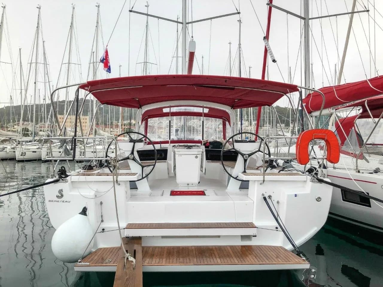 Tekne - Pula 14.6m Kiralık Beneteau Oceanis 46.1 Yelkenli Yat
