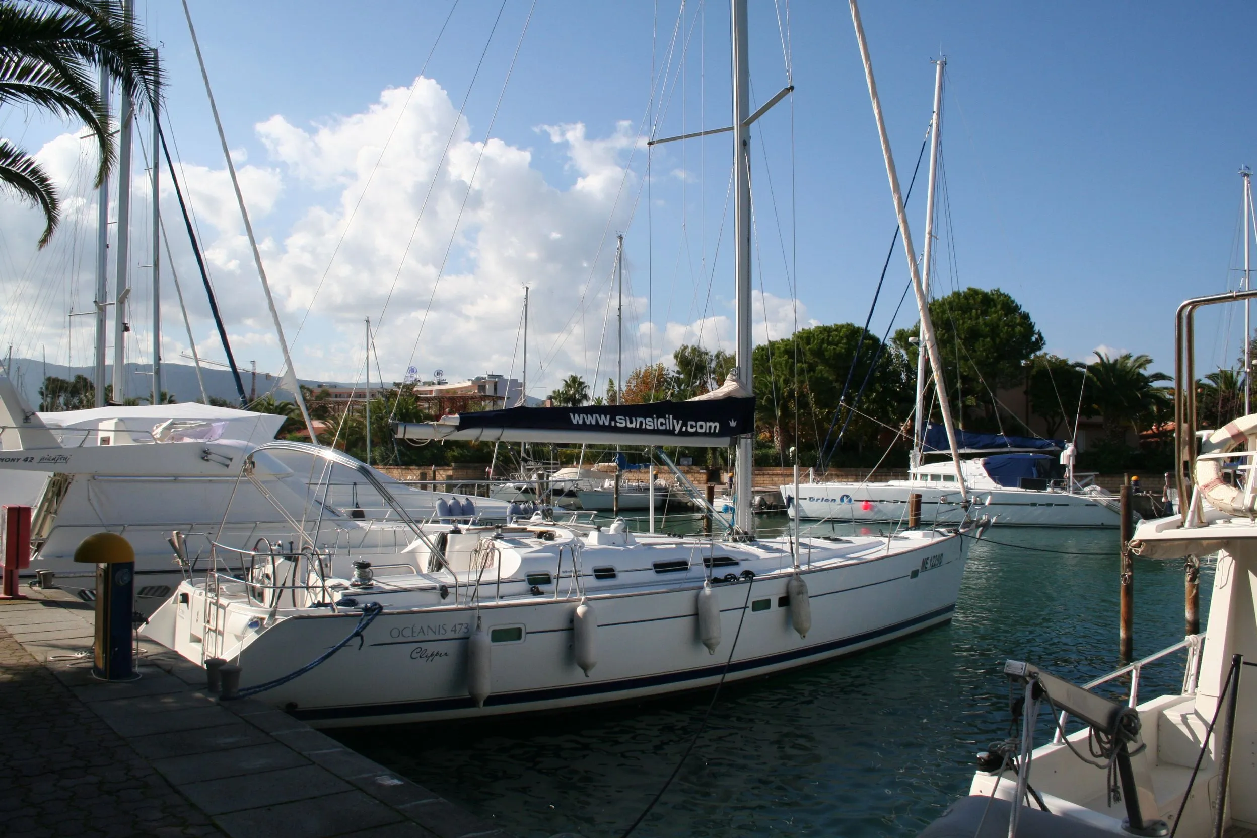 Лодка - 14.3м аренда Beneteau Oceanis 473 в Фурнари