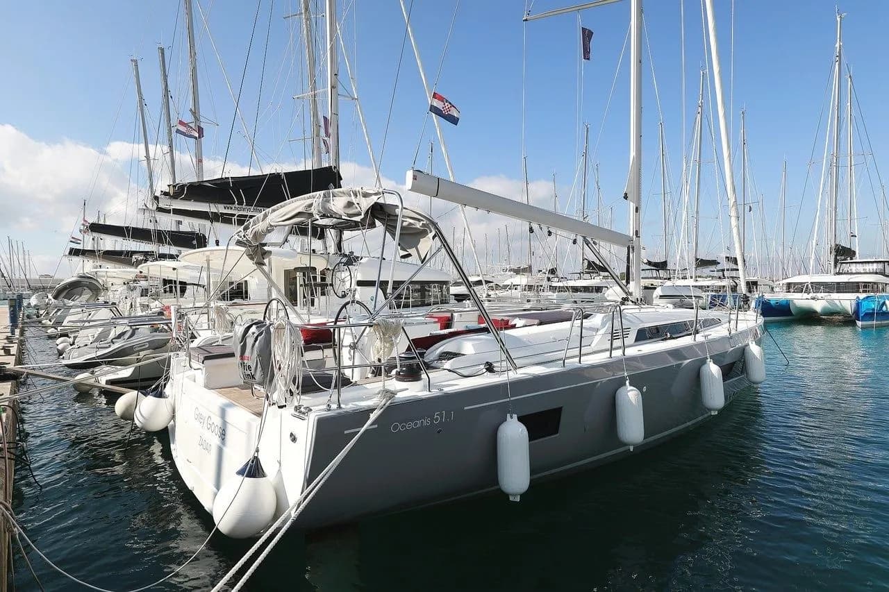 Boat - Rent a 15.94m Beneteau Oceanis 51 Sailing Yacht in Sukosan