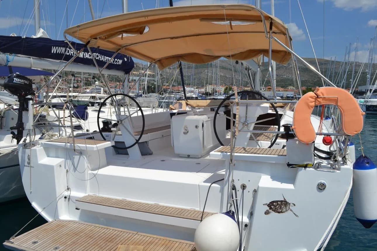 Tekne - Trogir 15.54m Kiralık 6 Kabinli Yelkenli Yat