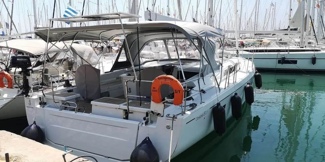 Boot - Explore Preveza on a 15.8m Rental Beneteau Oceanis 51.1