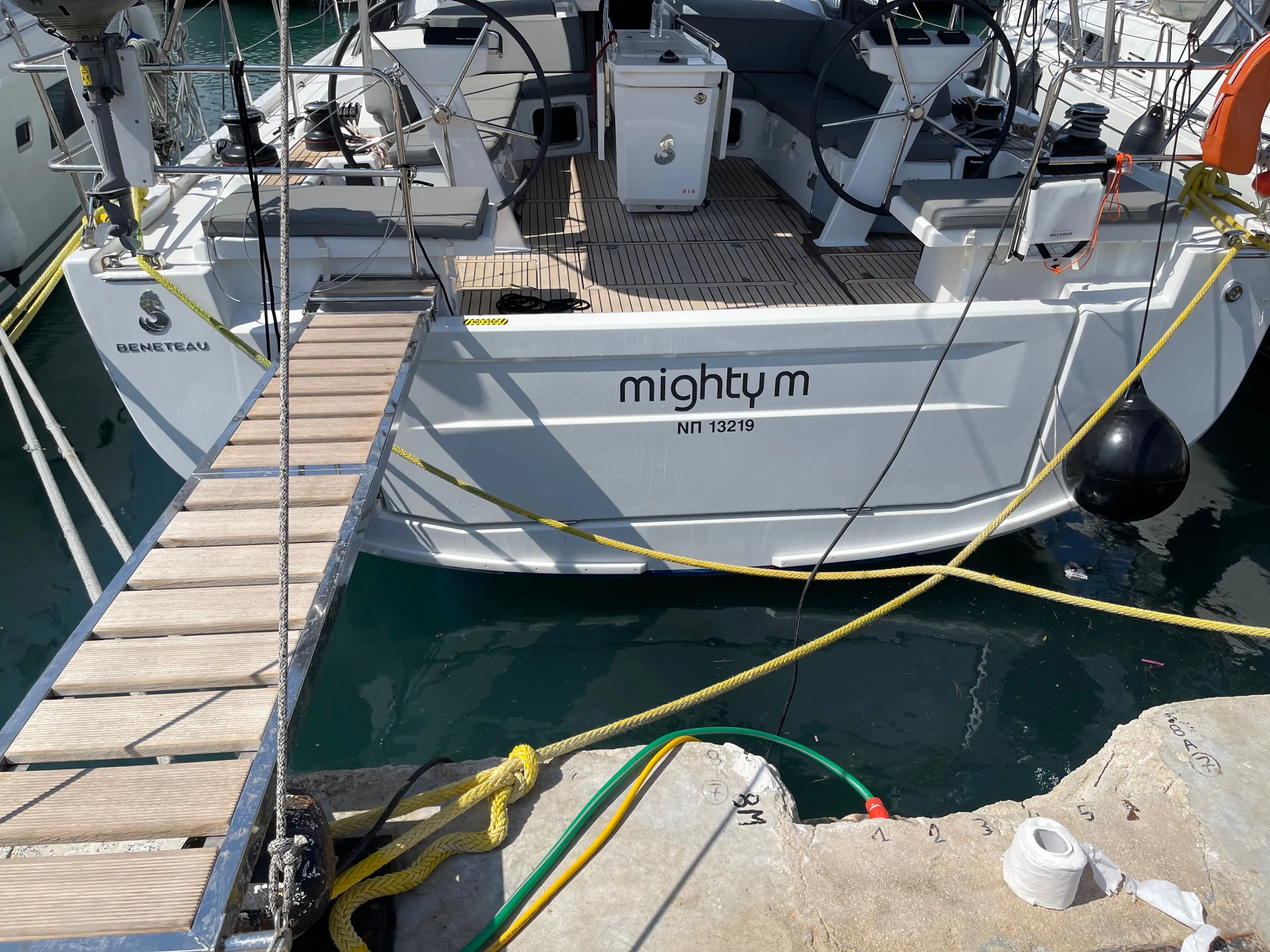 Boot - 15.94m Athens Boat Hire