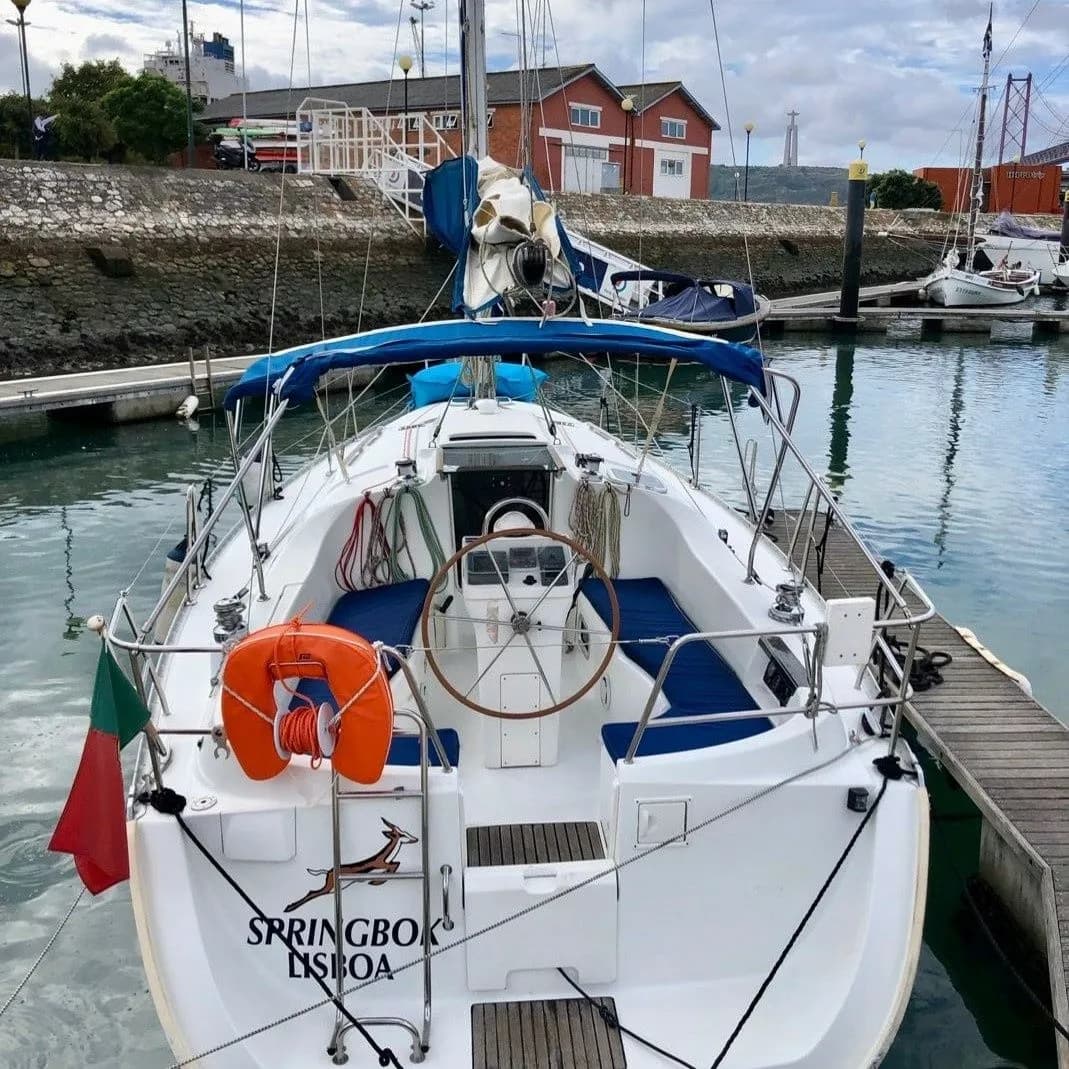 Tekne - Lisbon 10m Kiralık Yelkenli Yat Beneteau Oceanis Clipper 331