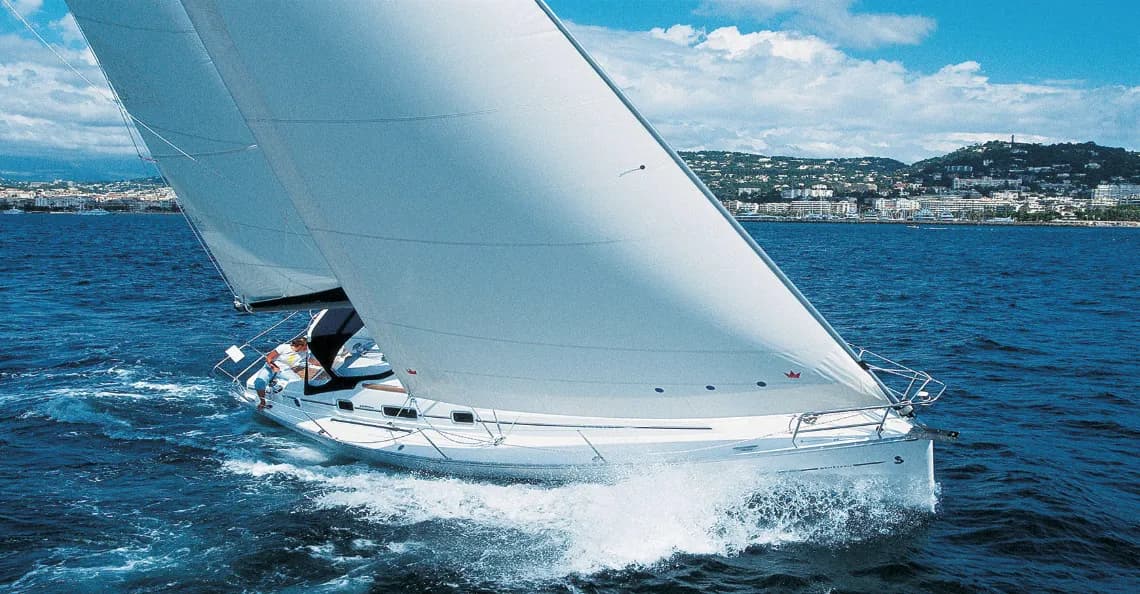 Boat - 10.82m La Trinite-sur-Mer Sailing Yacht Hire