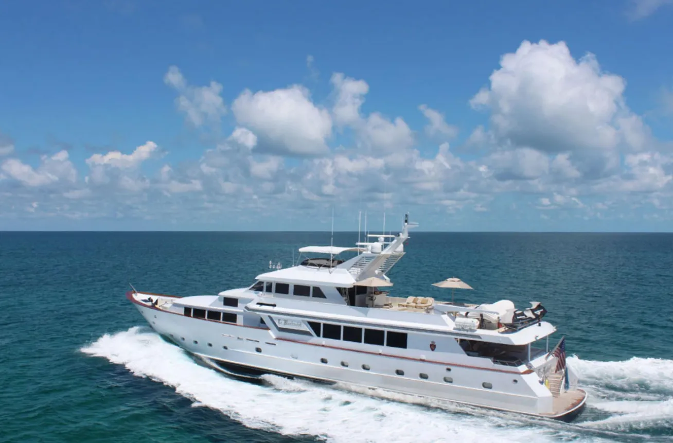 Boat - Rent a 38.4m Broward 125 in Downtown Nassau
