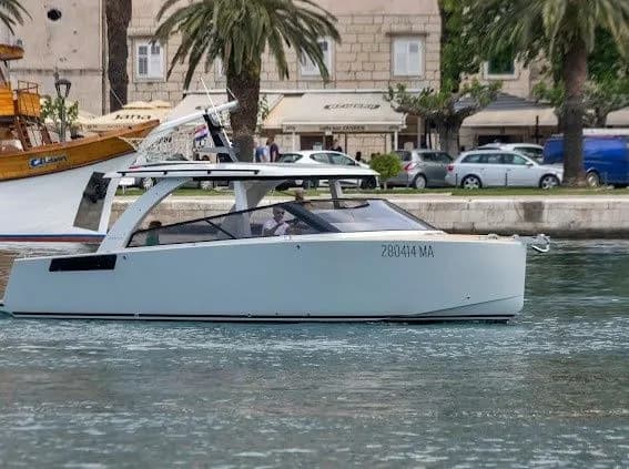 Boat - 10.3m Makarska Motor Yacht Hire