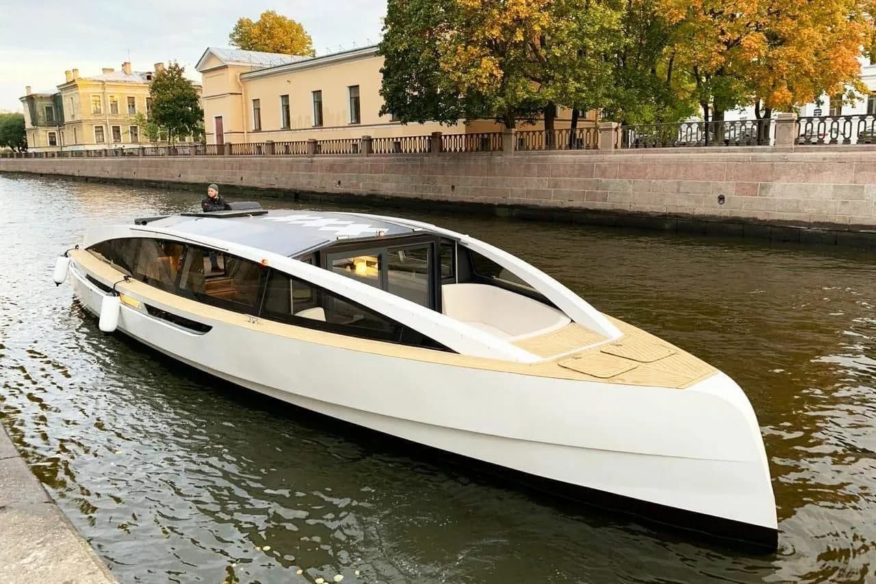 Tekne - Saint Petersburg 14.8m Kiralık Motoryat