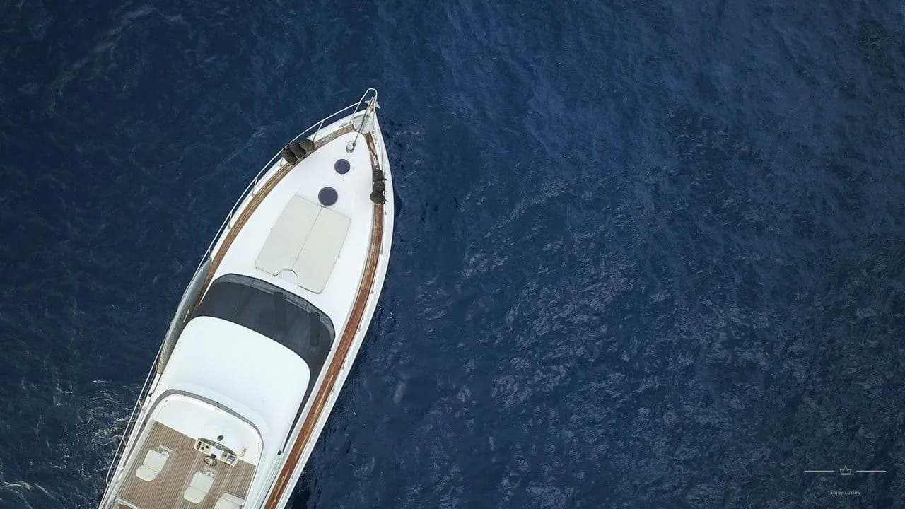 Boat - 17m Athens Motor Yacht Hire