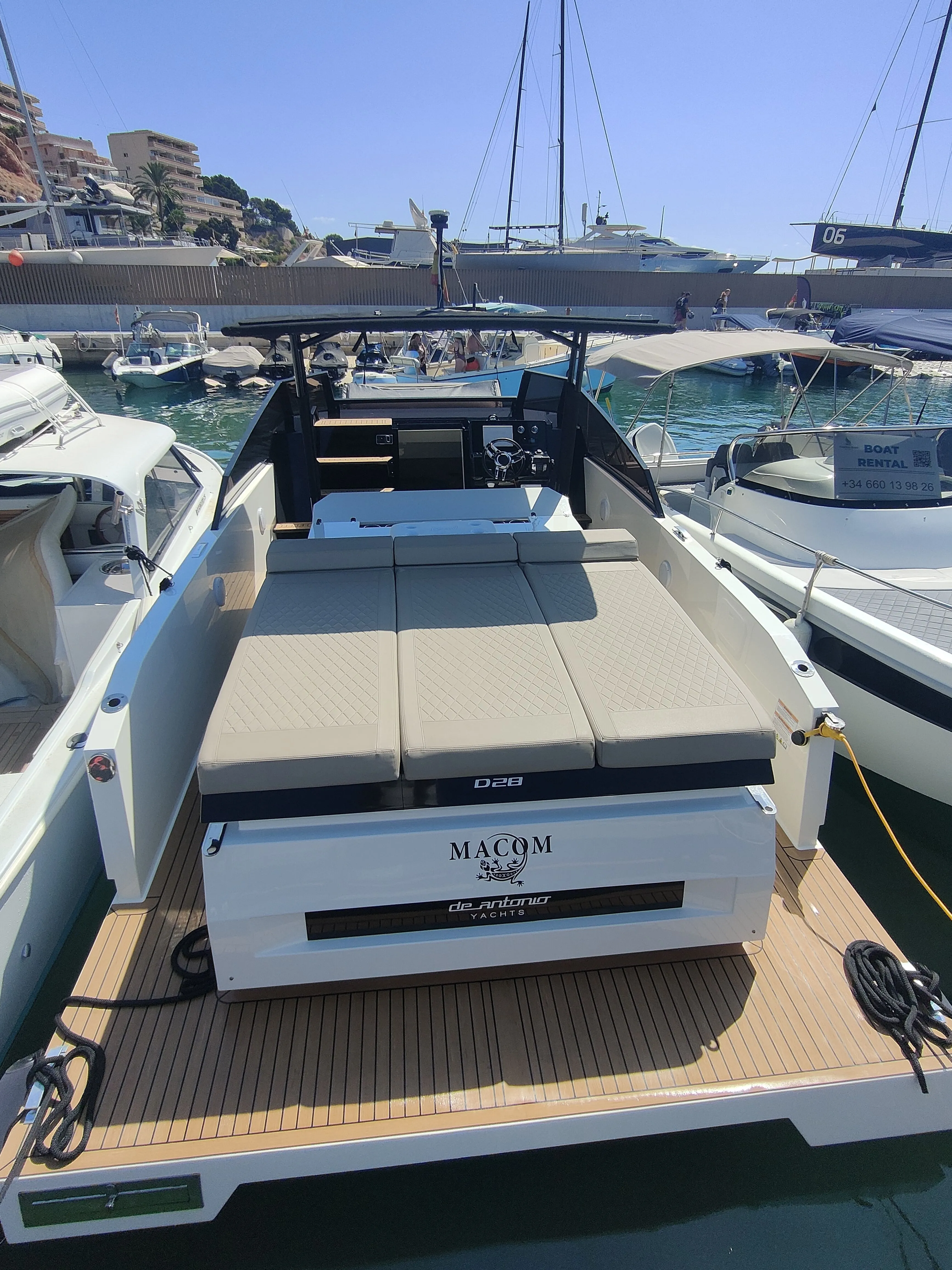 Tekne - Palma de Mallorca 8m Kiralık 2 Kabinli Motoryat