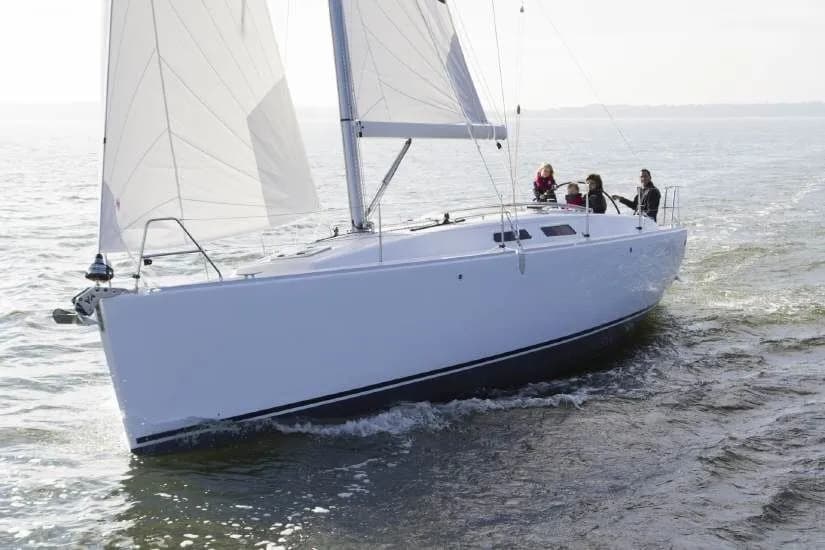 Boat - Rent a 11.55m Sailing Yacht Dehler Varianta 37 in Breege