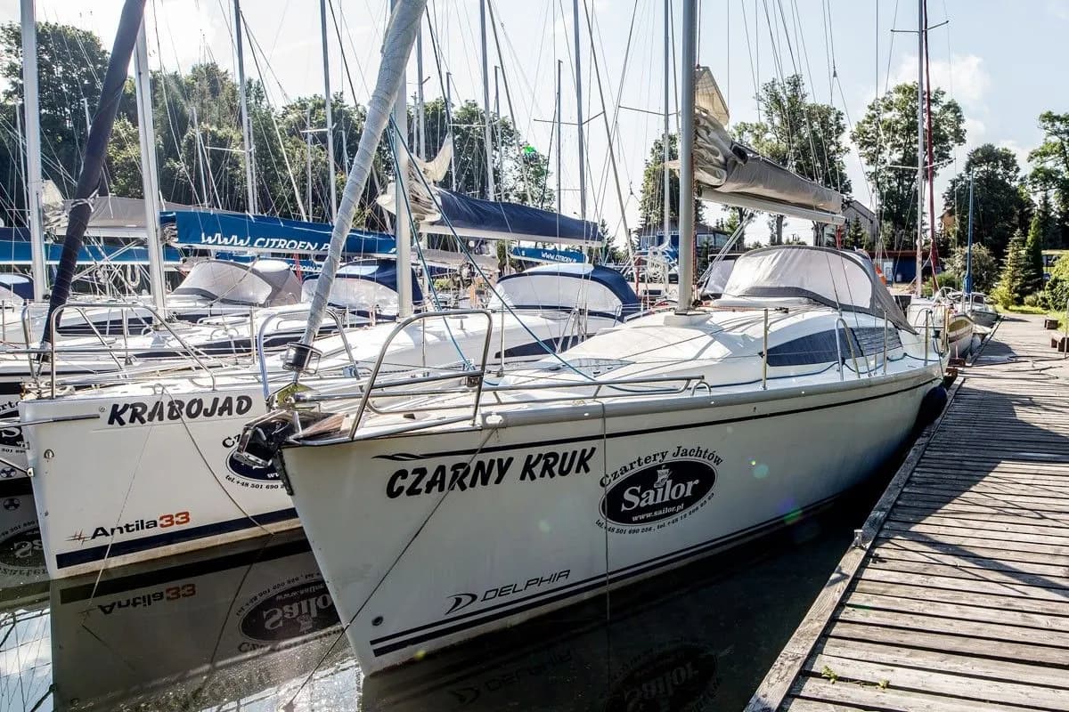 Boat - Rent a 8.8m Delphia 33 MC Sailing Yacht in Piekna Gora