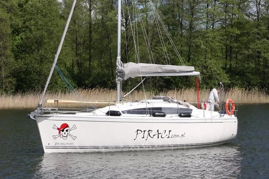 Boat - Rent a 10.57m Delphia 33 MC in Gizycko
