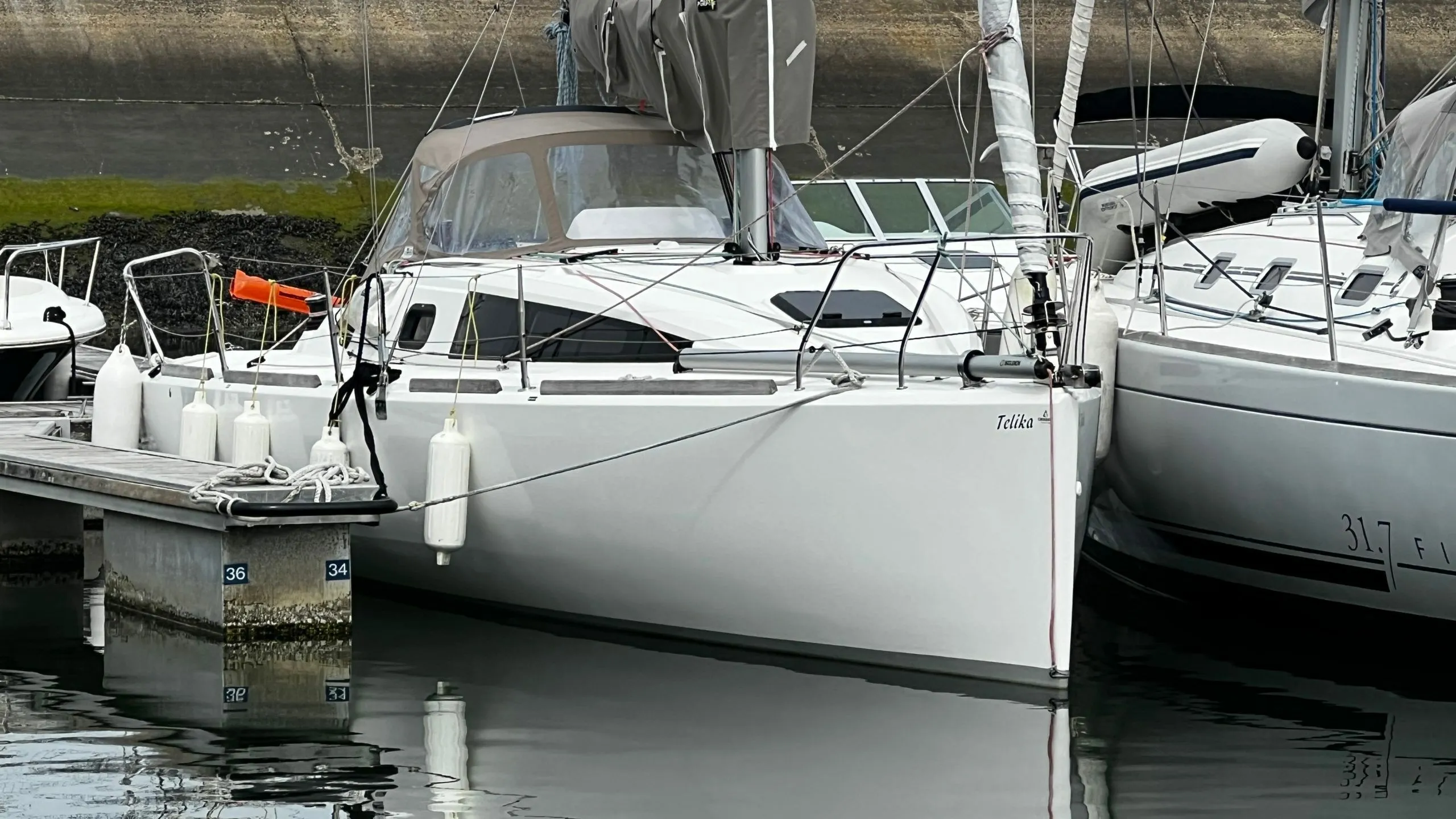 Boat - 7.7m Arzon Boat Hire