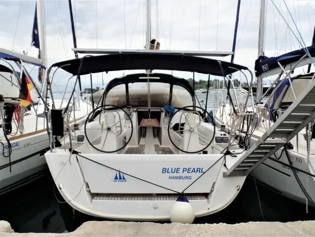 Boot - Explore Gouvia on a 10.28m Dufour 335 Sailing Yacht Rental